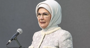 Emine Erdoğan: Bu karanlığa teslim olmayacağız!