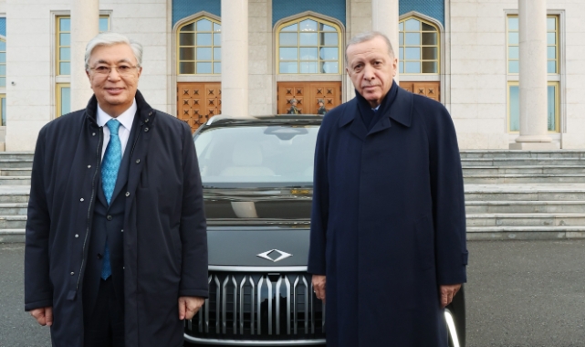 Cumhurbaşkanı Erdoğan, mevkidaşı Tokayev'e TOGG hediye etti