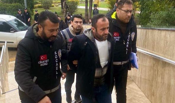Eski eşini yemek yediği sırada öldüren sanık sessiz kaldı!
