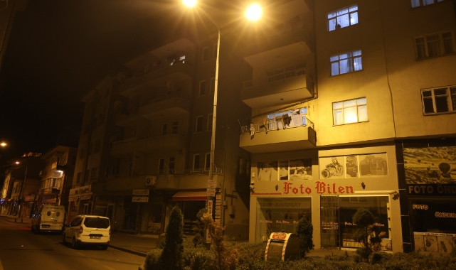 Ev arkadaşları birbirine girdi: 5 yaralı