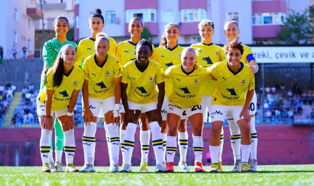 Fenerbahçe Petrol Ofisi kadın futbol takımı ilk kez Ülker Stadyumu’nda