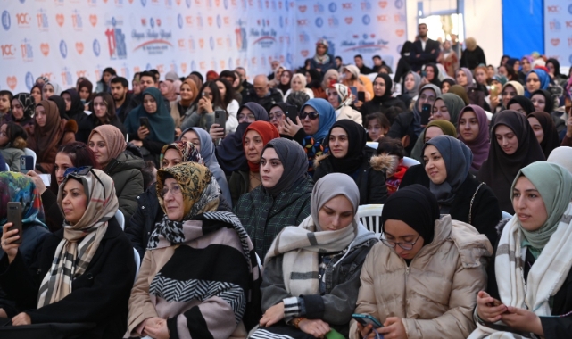 Fuara katılan yazarlar kitap fuarına tam not verdi