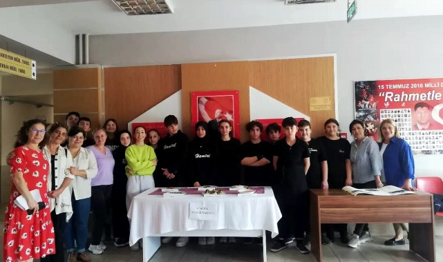 Geleceğin şefleri Girit yemeklerini öğrendiler