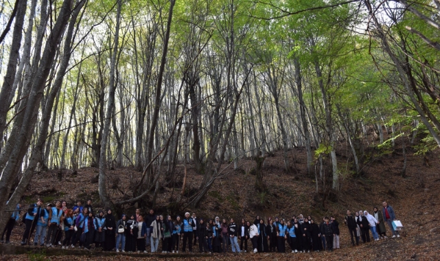 Gençler doğa için yürüdü