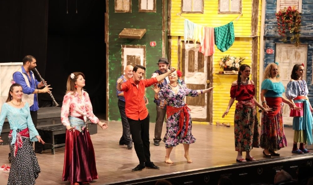Gırgıriye İzmir'de galasını yaptı, izleyenler tam not verdi