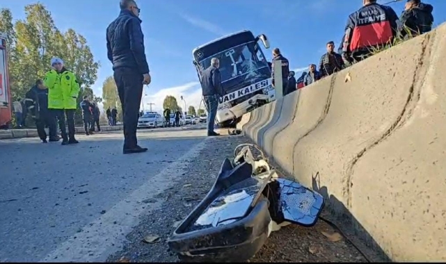 Hafriyat kamyonu yolcu otobüsüne çarptı