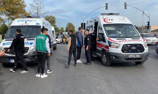 Halk otobüsü kırımızı ışık ihlali yaptı: 1'i ağır 2 yaralı