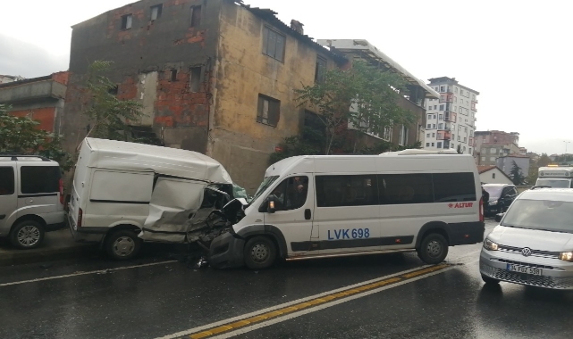 Hatalı sollama ve hız kazaya neden oldu: 8 yaralı