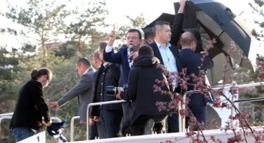 İmamoğlu’na taşla saldırmışlardı! “Cebimdeki eriği attım”