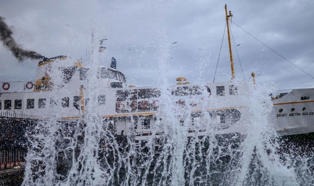 İstanbul'da bazı vapur seferleri iptal edildi
