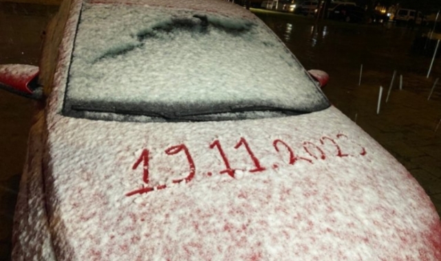 İstanbul'da mevsimin ilk kar yağışı etkili olmaya başladı