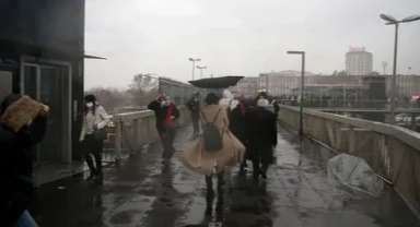 İstanbul'da vapur saatlerine fırtına engeli