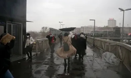 İstanbul'da vapur saatlerine fırtına engeli