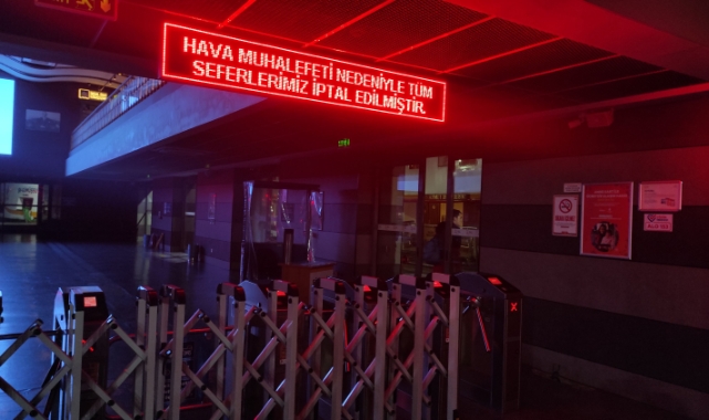 İstanbul fırtınaya teslim! Marmaray ve metrobüste yoğunluk oluştu