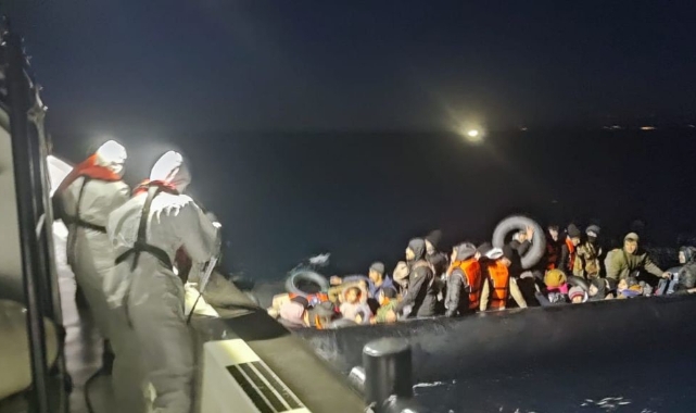  İzmir açıklarında 39 düzensiz göçmen yakalandı