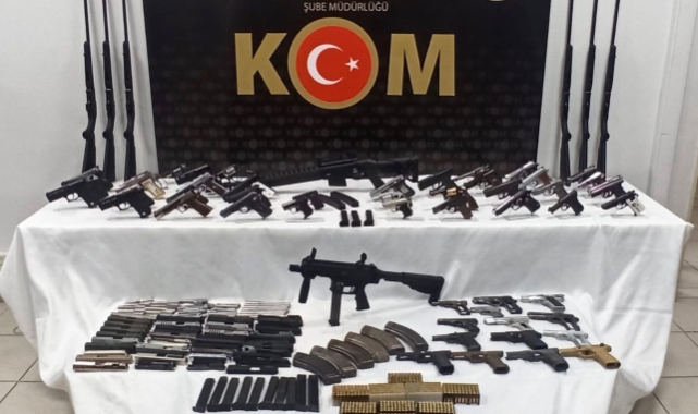 İzmir'de yasa dışı silah operasyonu