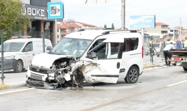 Karşı şeride geçen araç dehşet saçtı: 8 yaralı