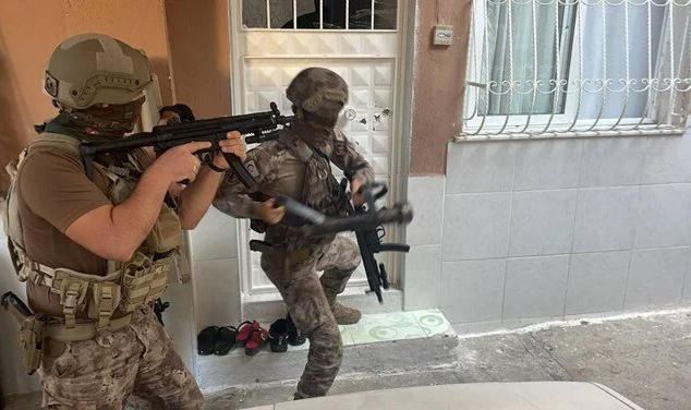 Kırmızı Bülten ile aranan kartel lideri yakalandı