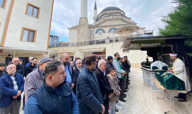Korkunç cinayete kurban giden anne ve 2 çocuğu toprağa verildi