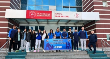 Kütahyalı sporcular Ankara'dan madalyalarla döndü