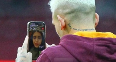 Sahada aşk kokusu var