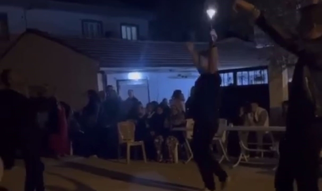 Magandalar asker eğlencesinde yine sahneye çıktı!