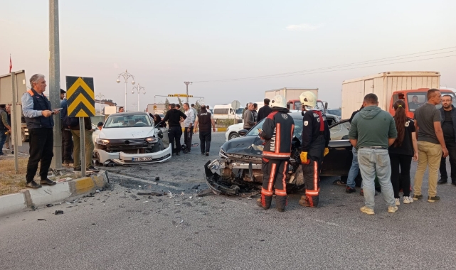 Malatya'da iki otomobil çarpıştı: 3 yaralı