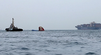 Midilli Adası'nda  kargo gemisi battı