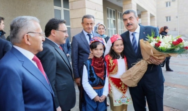 Milli Eğitim Bakanı Tekin'den Kayseri Valiliği'ne ziyaret