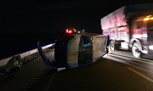 Minibüs ile otomobil çarpıştı: 3 yaralı