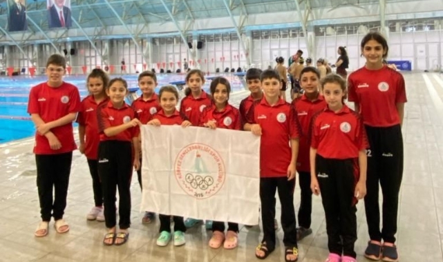 Minik yüzücülerden büyük başarı