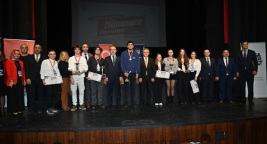 Münazarada fikirler yarıştı