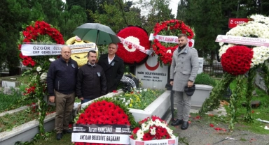 Naim Süleymanoğlu, kabri başında anıldı