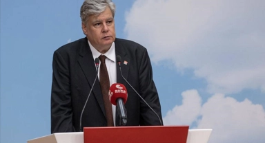 Örsan Öymen'de adaylıktan çekildi