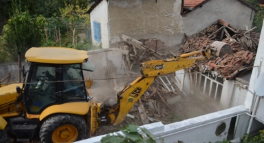 Osmangazi'de tehlike saçan binalar bir bir yıkıldı