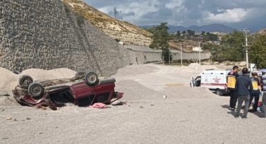 Otomobil 15 metrelik şarampole uçtu: 4 yaralı