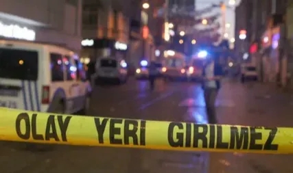 Otomobiller çarpıştı, 3 kişi yaralandı
