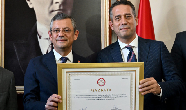 Özgür Özel mazbatasını aldı