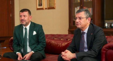 Özgür Özel, partisinin eski genel başkanları ile görüştü