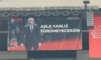 Pankarttaki hata gündem oldu
