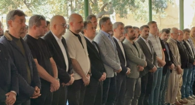 Polat Yağcı babaannesini toprağa verdi