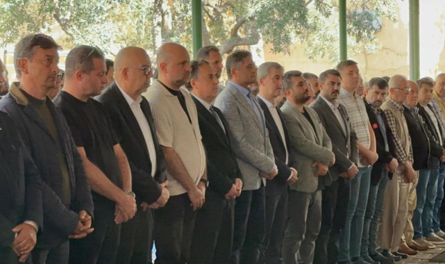 Polat Yağcı babaannesini toprağa verdi