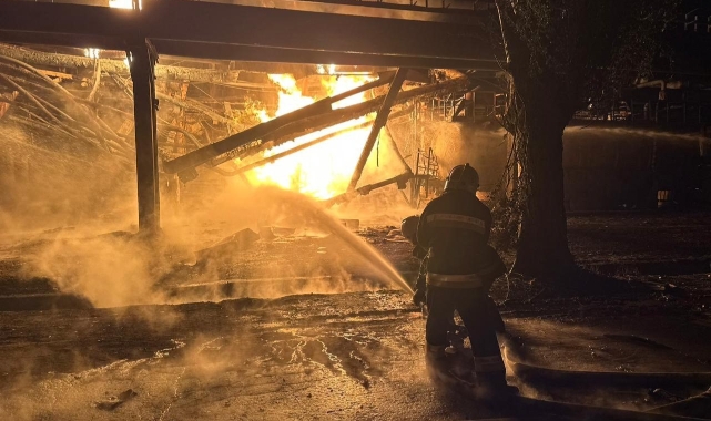 Rusya, Ukrayna’da petrol rafinerisini vurdu