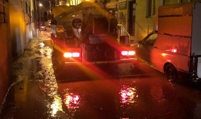 Şehir uykuda BUSKİ iş başında