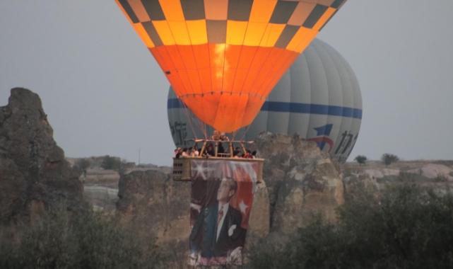 Sıcak hava balonları,Türk bayraklarıyla havalandı