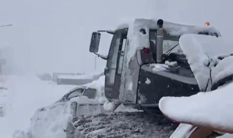 Sıcaklık eksi 9 derece ölçüldü! Uludağ'da kar kalınlığı 64 santimetreye ulaştı