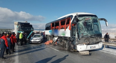 Sivas'ta otobüs kazası: Ölü ve yaralılar var