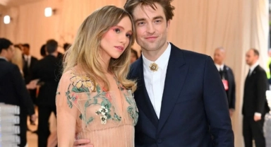 Suki Waterhouse ve Robert Pattinson çifti bebek bekliyor