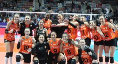 Sultanlar Ligi: Karayolları: 0 - Eczacıbaşı Dynavit: 3