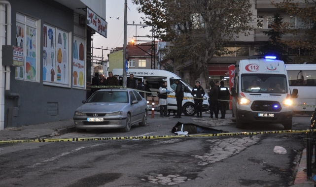 Tankerinin altında kalan kadın hayatını kaybetti